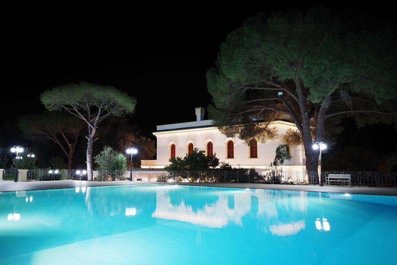Le Scuderie Di Villa Ravenna Sannicola Exterior foto